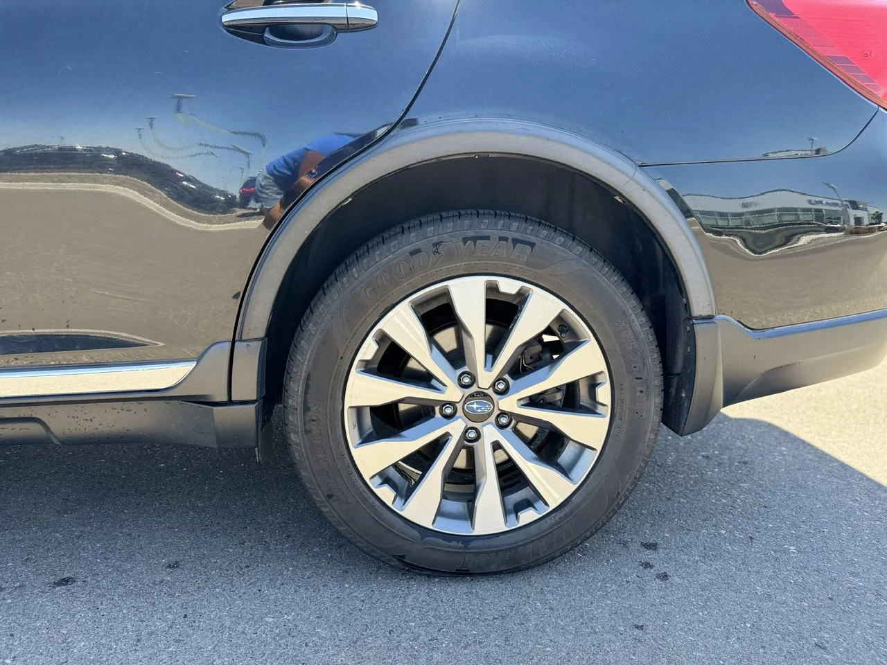 Used 2017 Crystal Black Silica Subaru Touring image 56