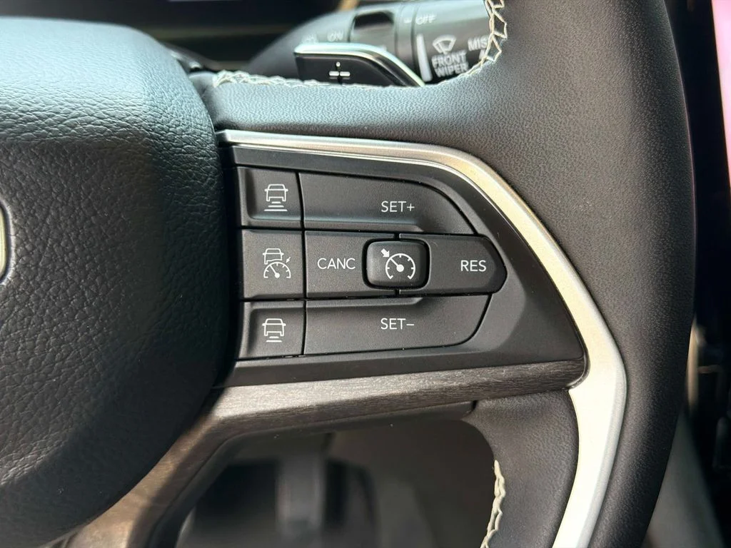 Used 2025 Red Jeep Limited image 30