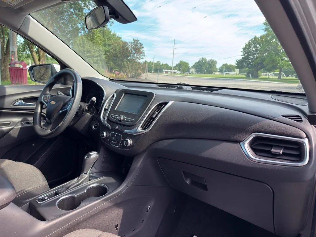 Used 2018 Silver Chevrolet LT image 29
