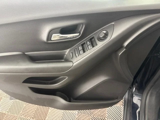 Used 2022 Blue Chevrolet LT image 18