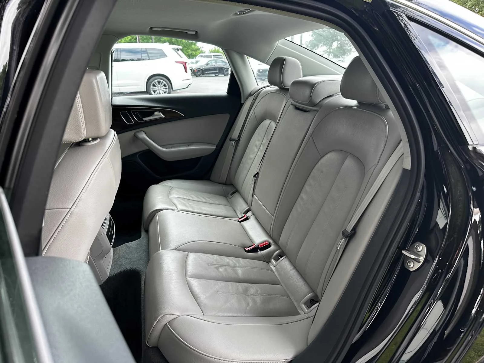Used 2018  Audi Premium image 22