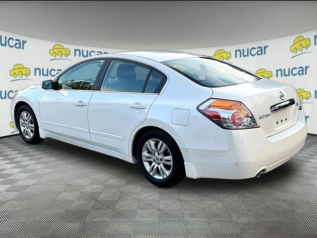 Used 2011 White Nissan 2.5 S image 5