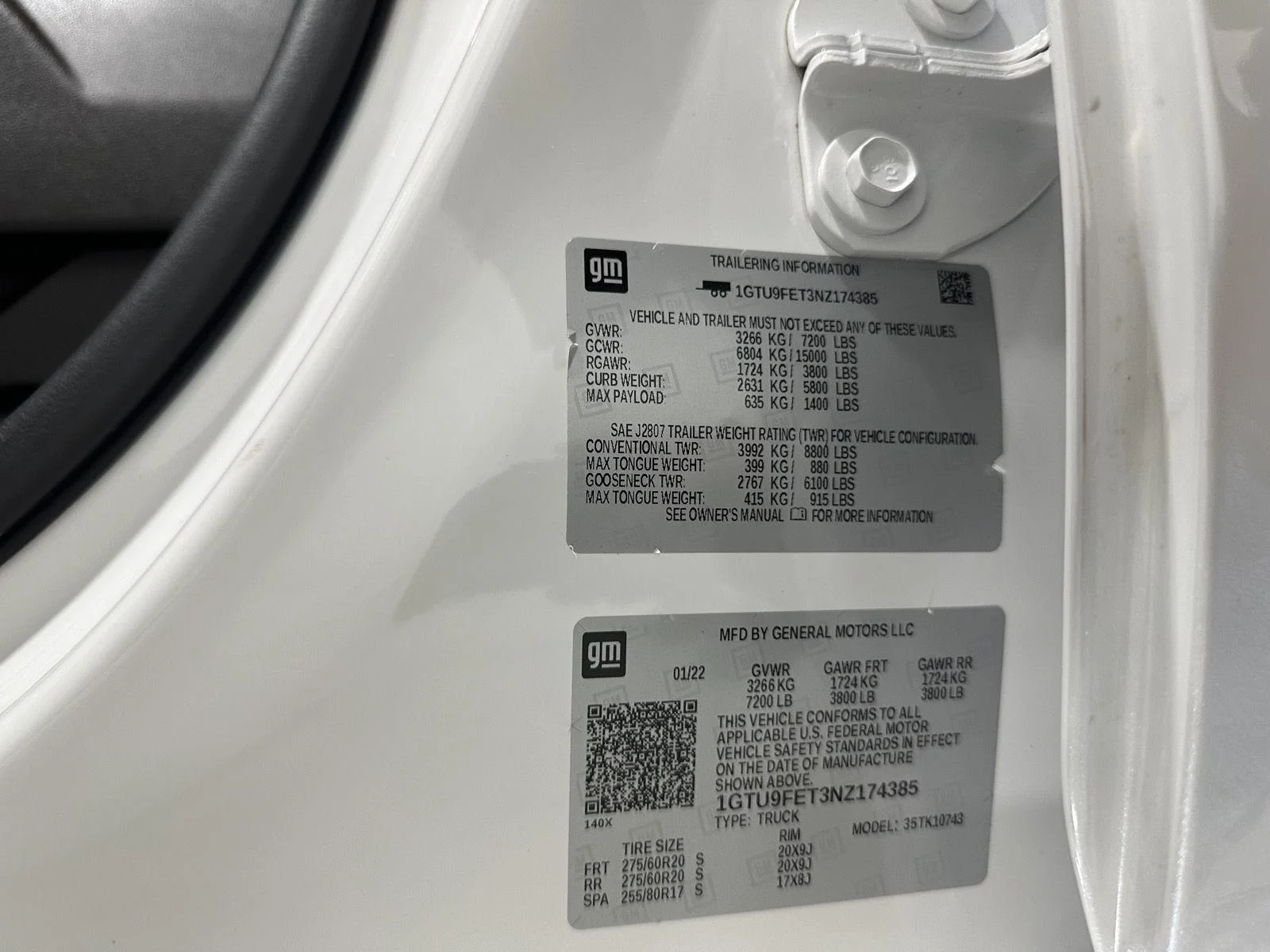 Used 2022 WHITE FROST TRICOAT GMC Denali image 32