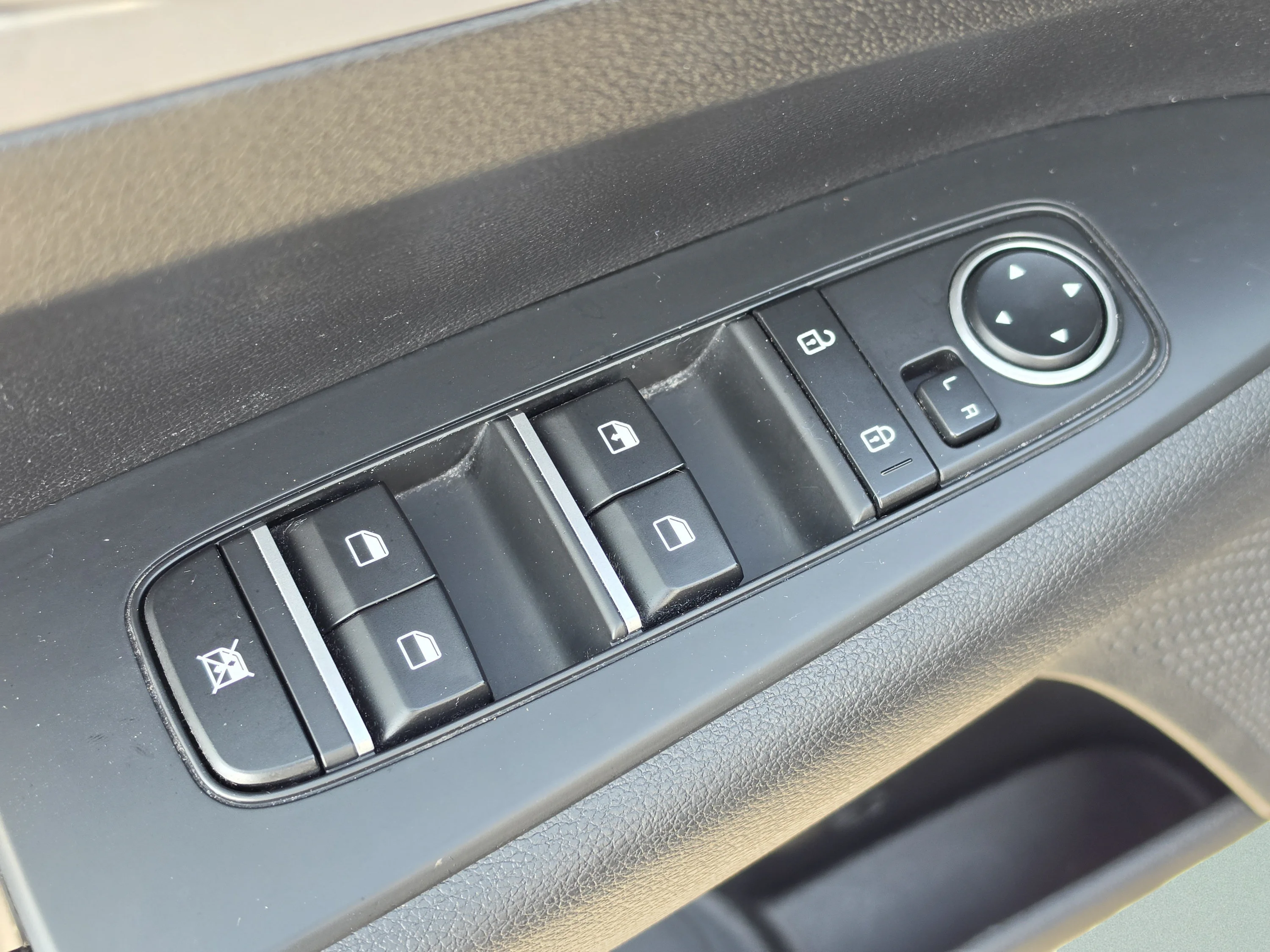 Used 2023 Gravity Gray Kia LXS image 22