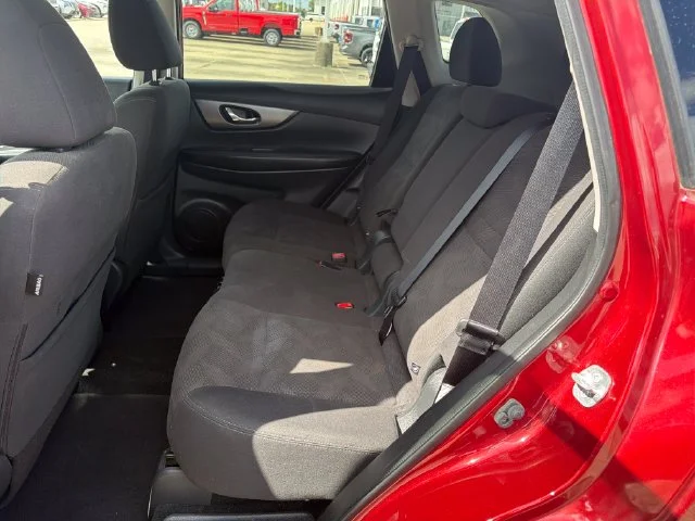 Used 2016 Red Nissan SV image 10