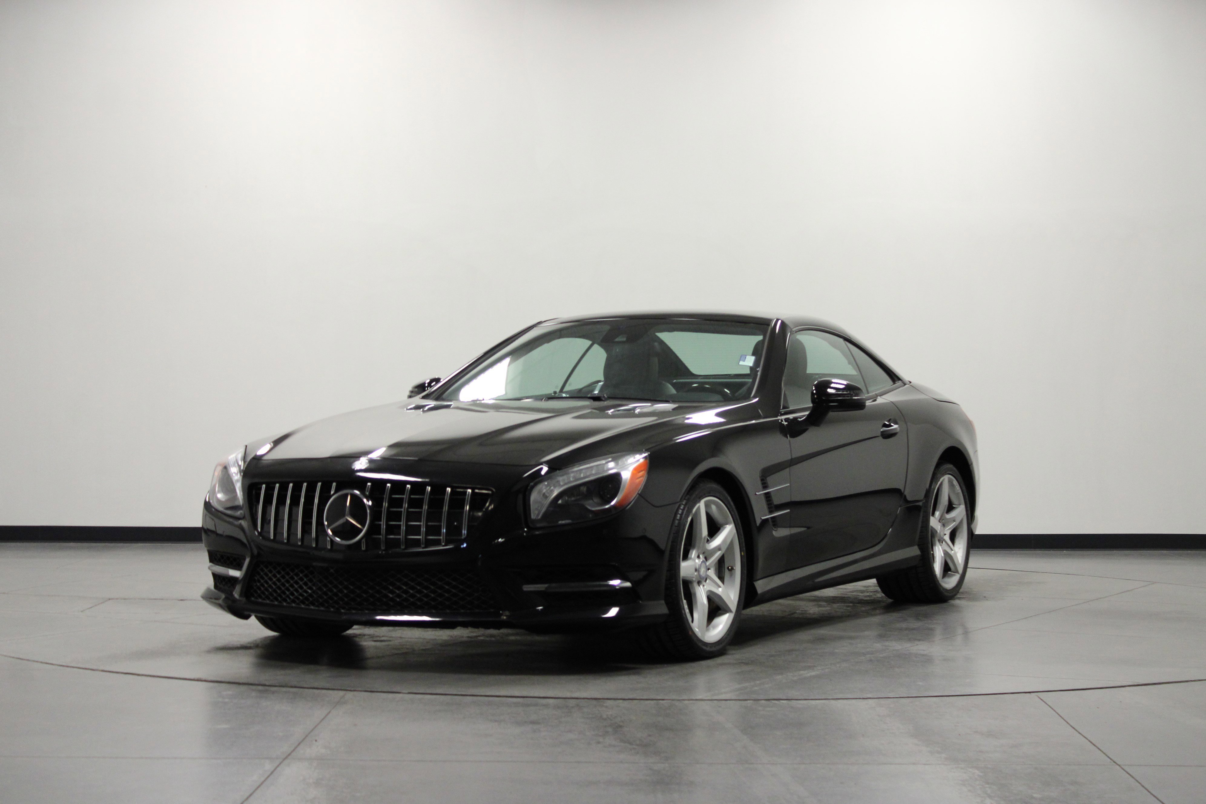 Used 2015 Black Mercedes-Benz SL 400 Roadster image 8