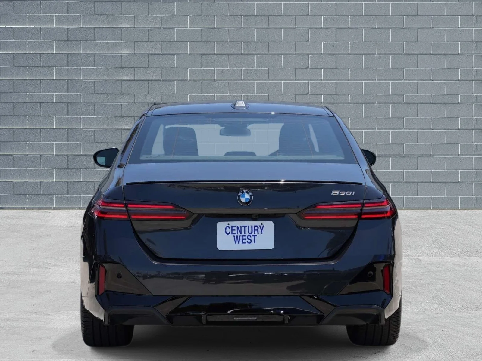 Used 2026 Dark Graphite Metallic BMW 530i Sedan image 4