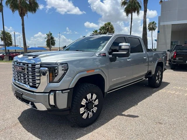 Used 2025 Silver GMC Denali image 3
