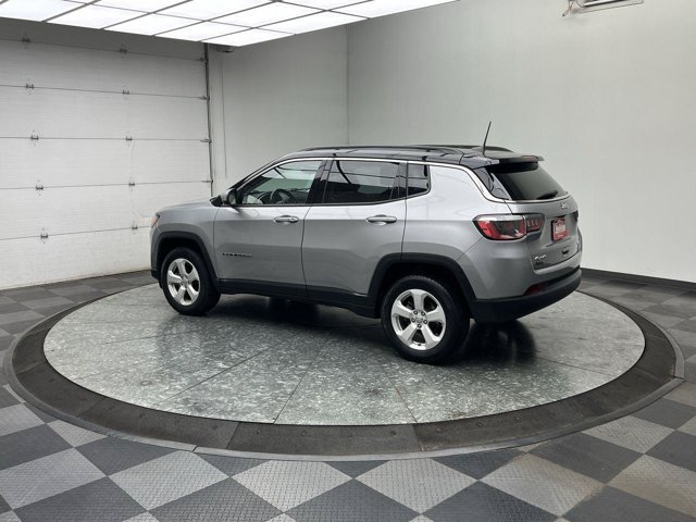 Used 2020 Billet Silver Metallic Clearcoat Jeep Latitude image 2