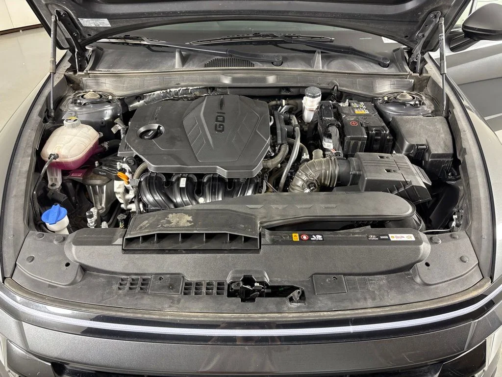 Used 2025 Gray Hyundai SEL image 36
