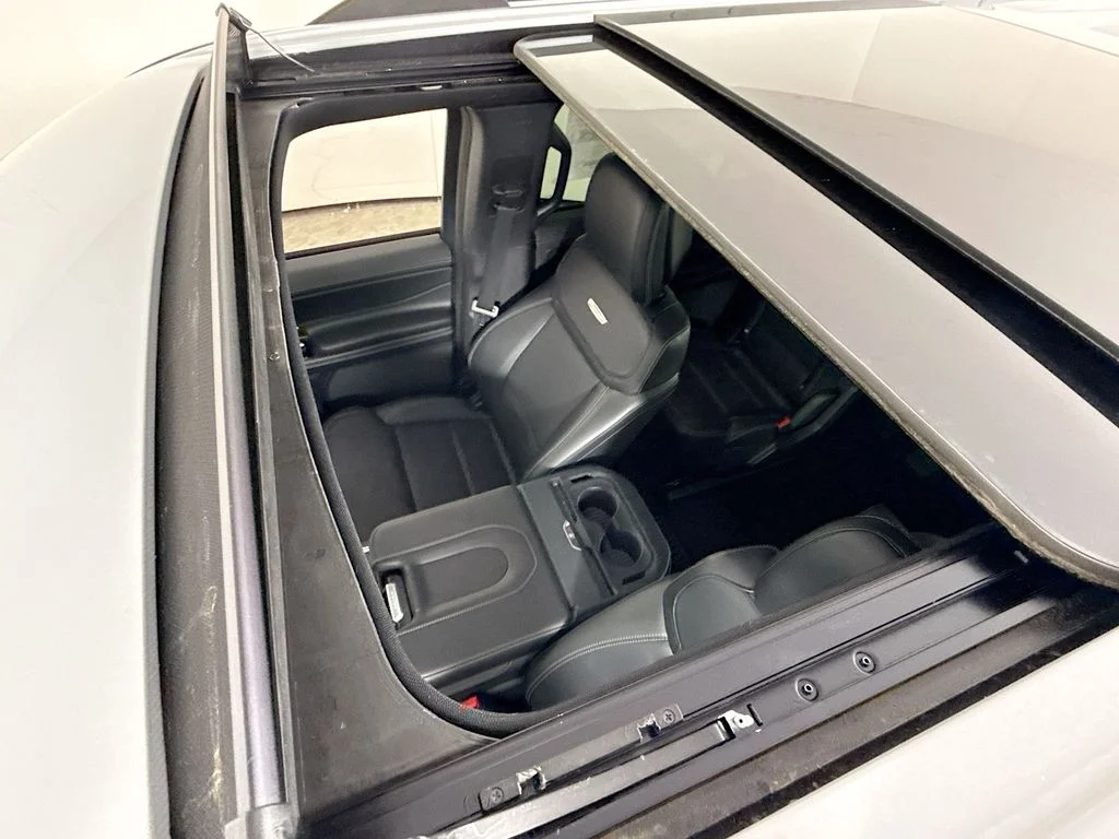 New 2026 Space Silver Metallic Ford MAX Platinum® image 23