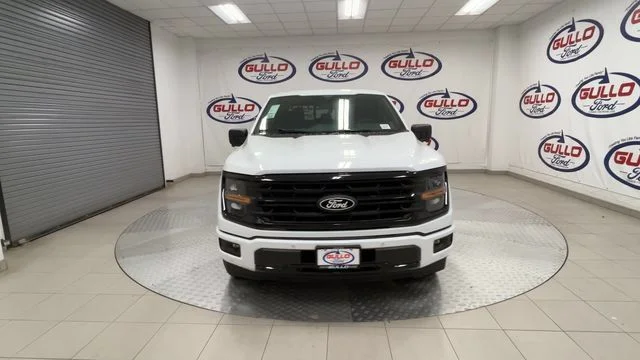 New 2026 Oxford White Ford XLT image 4
