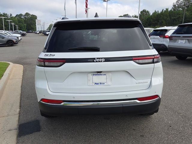 Used 2025 White Jeep Laredo image 10