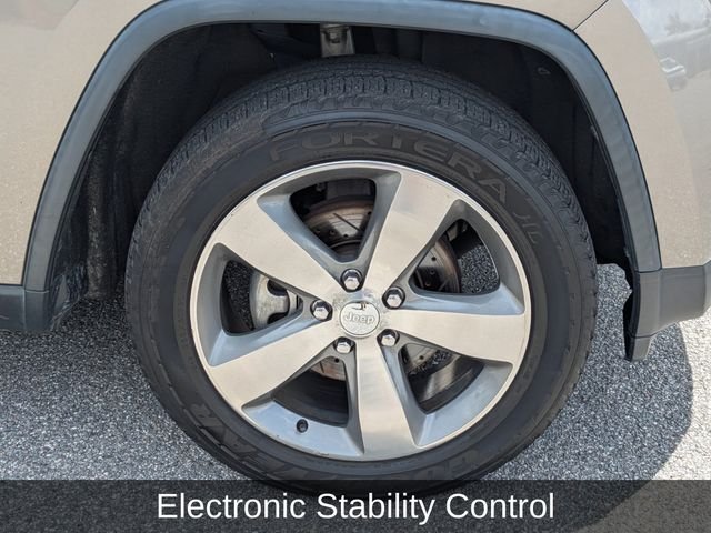 Used 2016 Beige Jeep Limited image 13