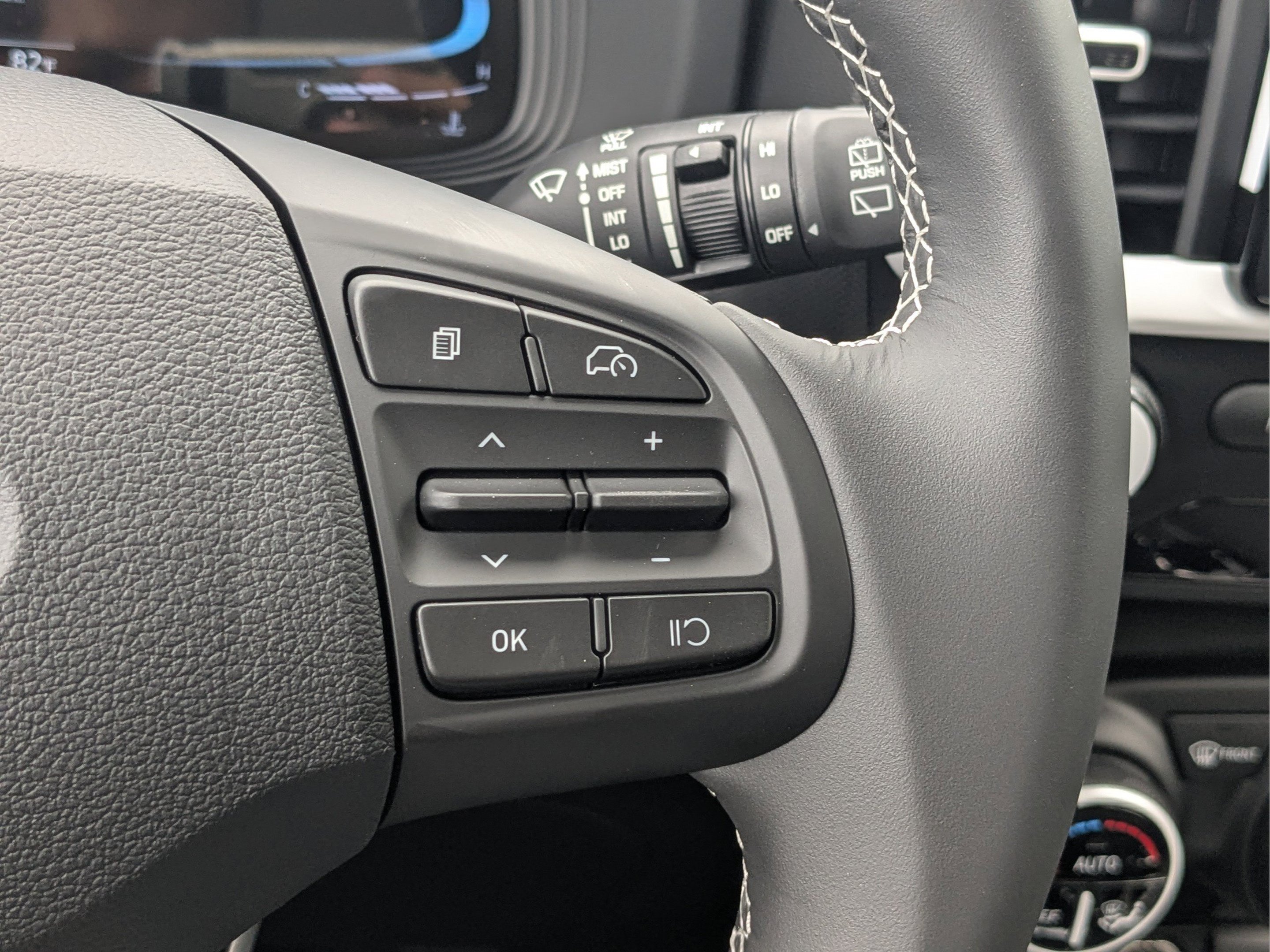 New 2026 Ecotronic Gray w/Black Roof Hyundai SEL w/Two-Tone Roof image 30