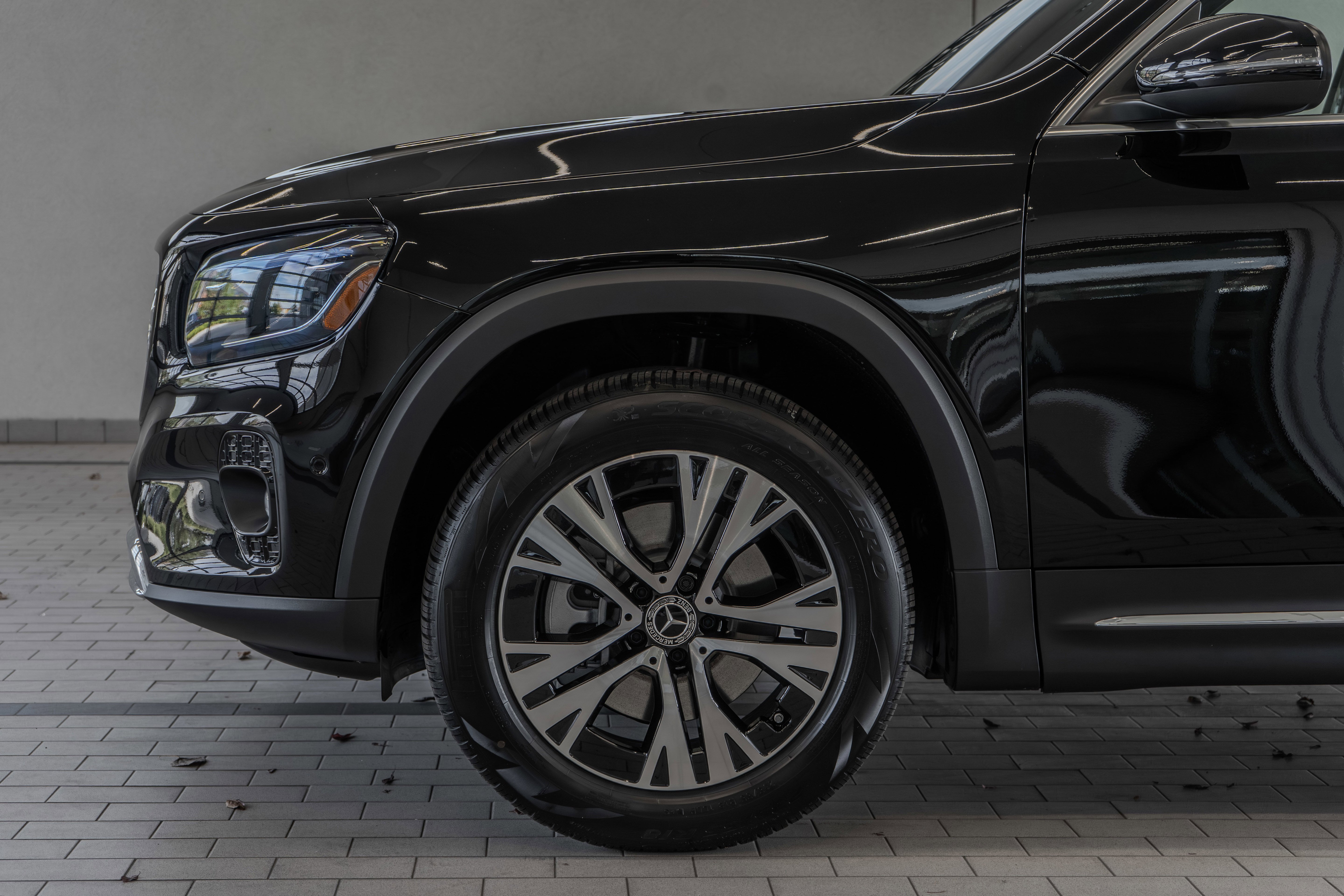 New 2026 Night Black Mercedes-Benz GLB 250 image 40