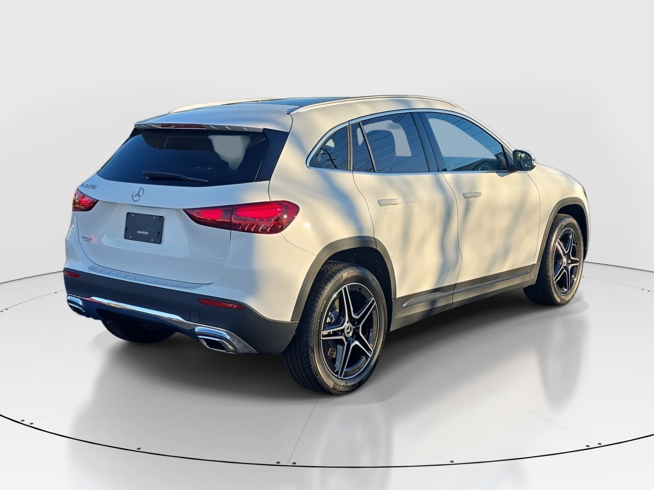 New 2026 Polar White Mercedes-Benz GLA250 image 5