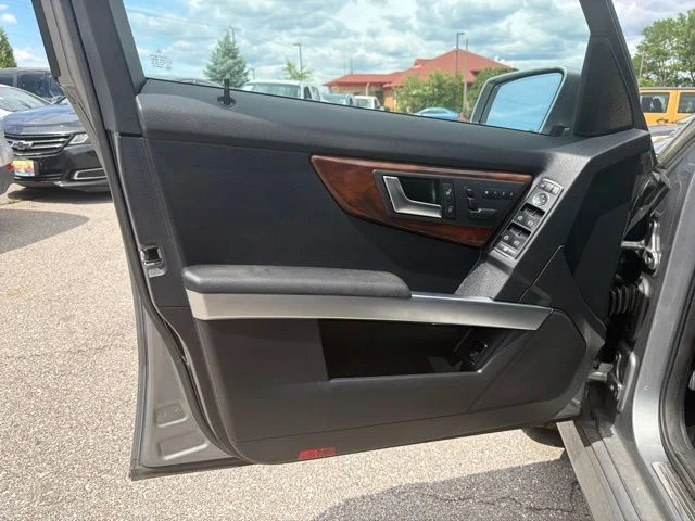 Used 2012 Gray Mercedes-Benz GLK 350 image 15