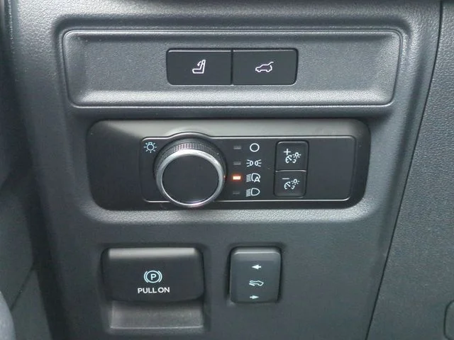 Used 2024 White Ford XLT image 21