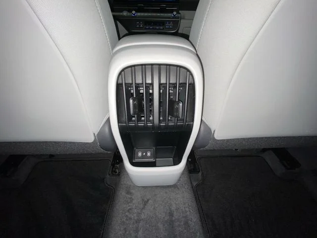 Used 2024 Gray Hyundai SEL image 28