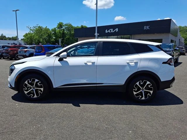 Used 2023 White Kia EX image 10