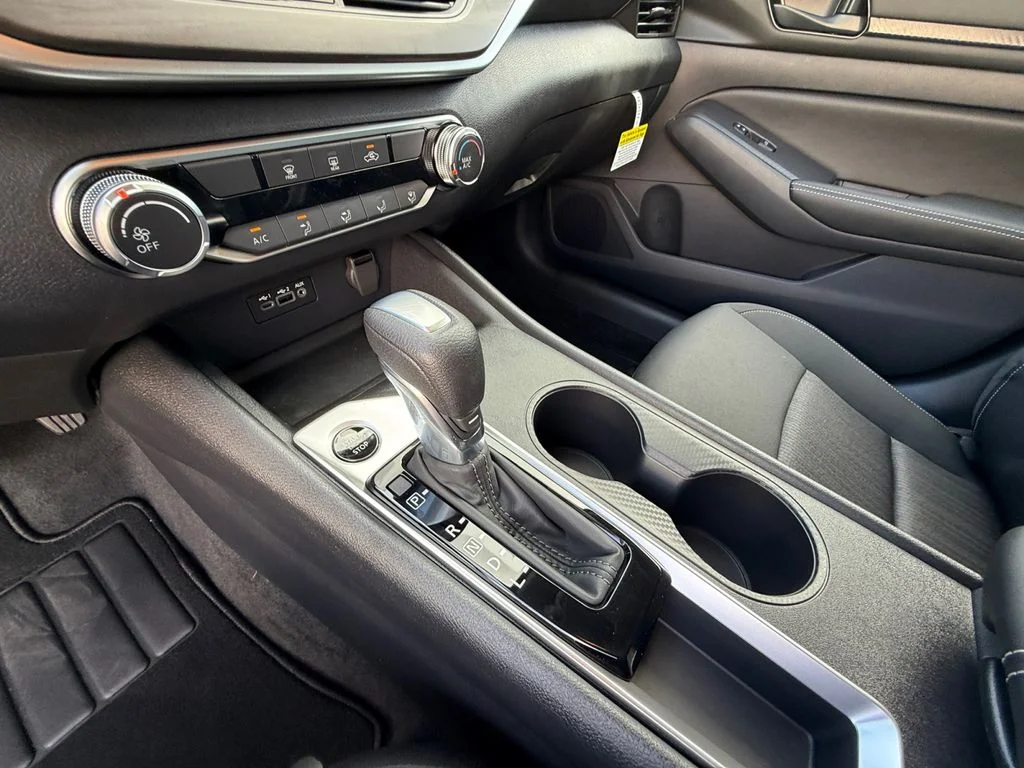 New 2026 White Nissan 2.5 SV image 22