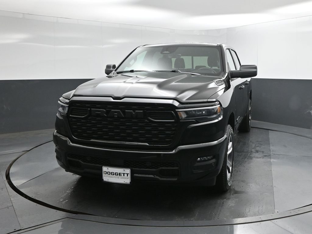New 2026 Diamond Black Crystal Pearlcoat RAM Express image 22
