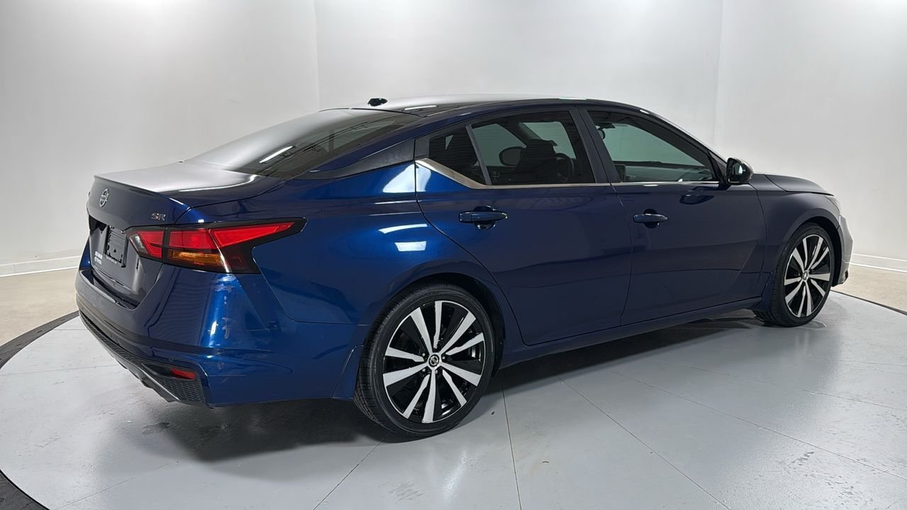 Used 2020 Blue Nissan 2.5 SR image 5