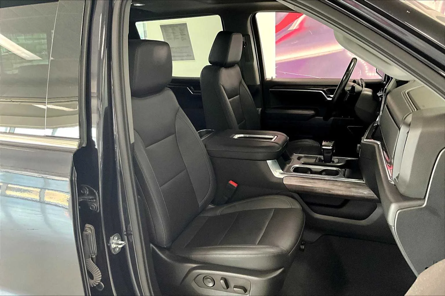2022 Chevrolet Silverado 1500 LTZ - Photo 11
