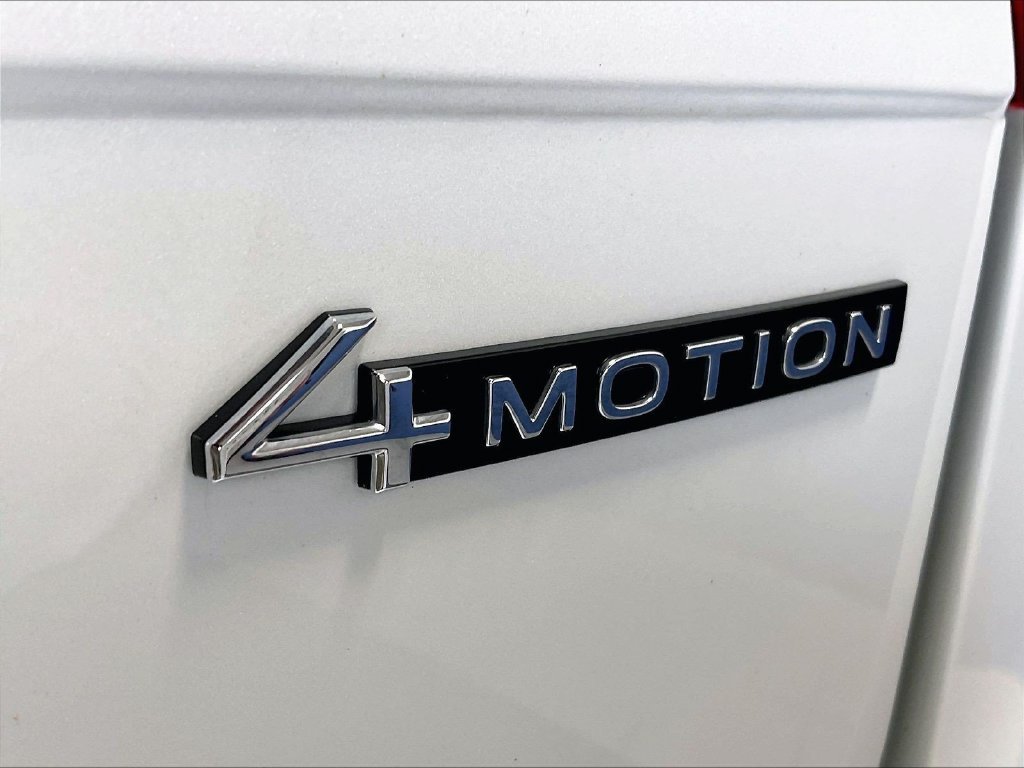 Used 2023 White Volkswagen 2.0T SE image 30