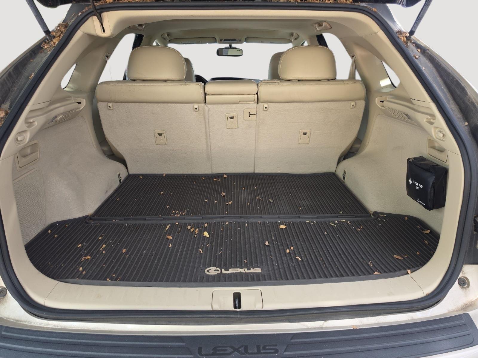 Used 2015 Satin Cashmere Metallic Lexus Base image 20