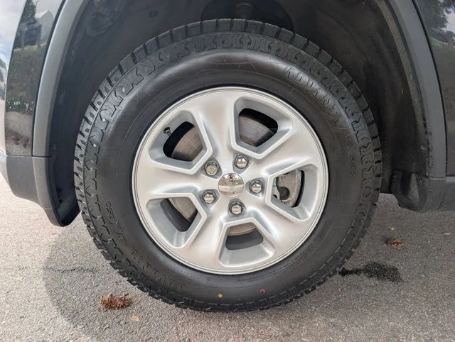 Used 2014 Brilliant Black Crystal Pearlcoat Jeep Laredo image 7