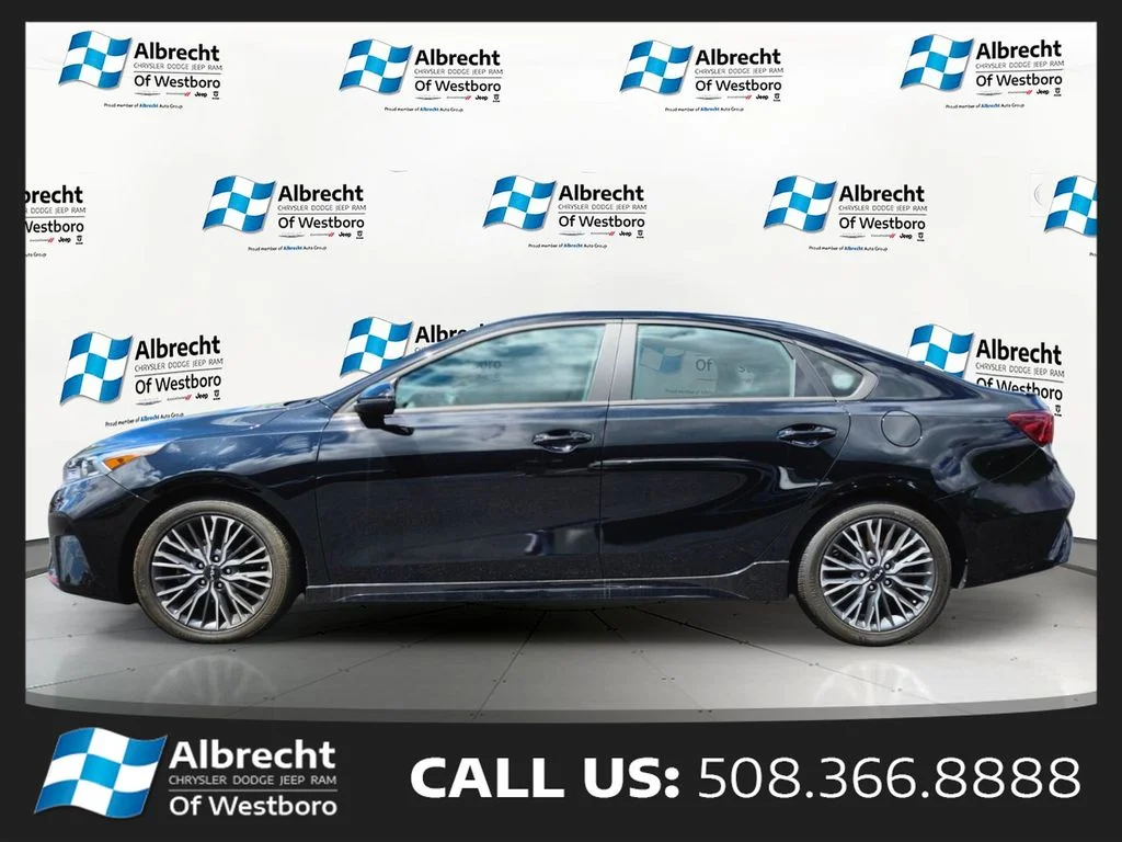 Used 2023 Black Kia GT-Line image 2