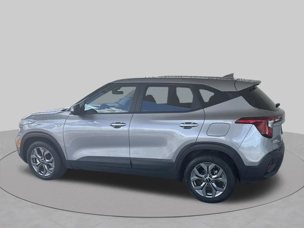 Used 2026 Gray Kia LX image 4
