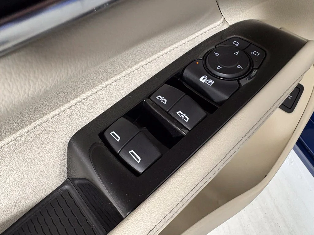 Used 2020 Blue Cadillac Luxury image 24