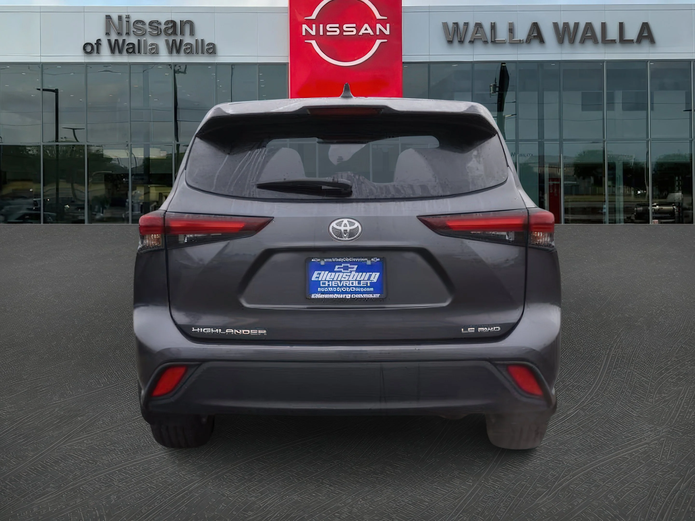 2024 Toyota Highlander LE - Photo 6