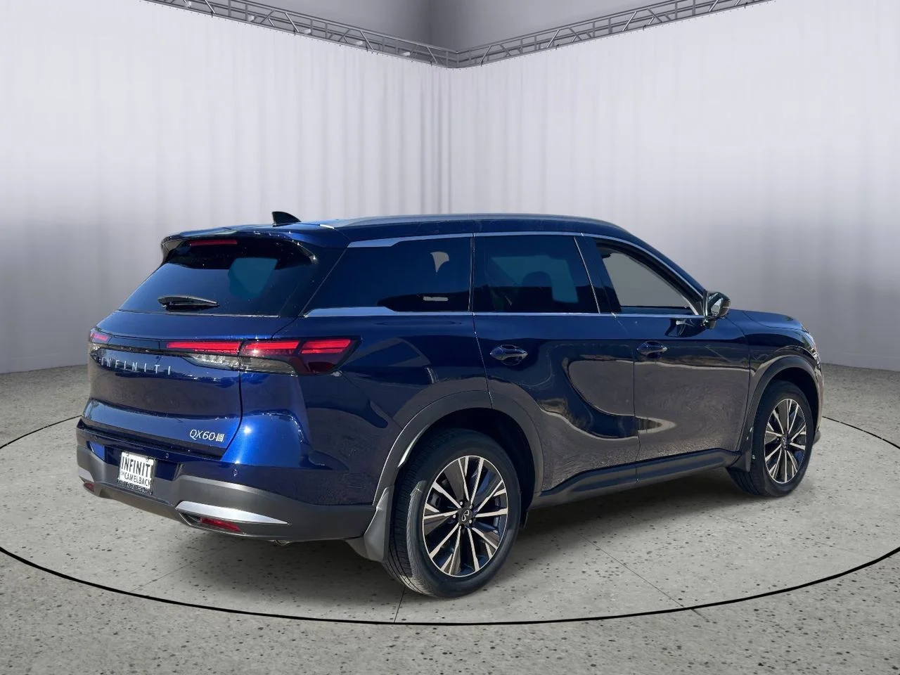 New 2027 GRAND BLUE INFINITI Luxe AWD image 10