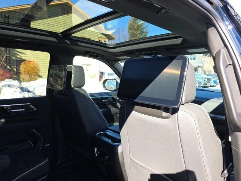 2026 Chevrolet Suburban Premier - Photo 27