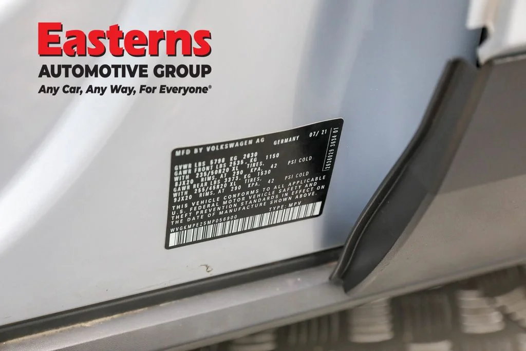 Used 2021 Silver Volkswagen Pro S image 32