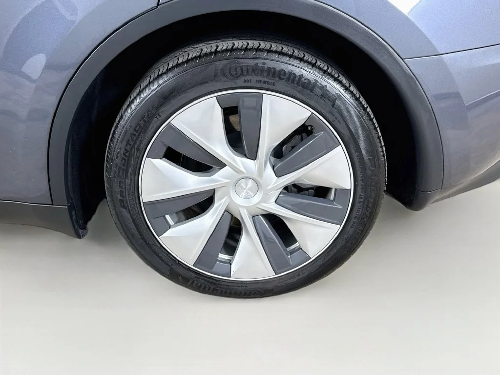 Used 2023 Gray Tesla Standard Range image 31