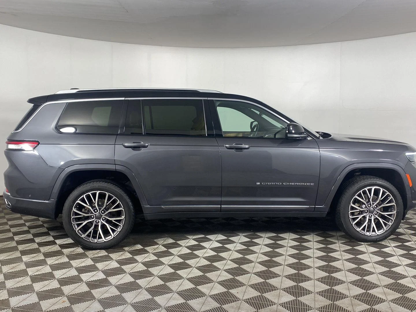 Used 2021 Baltic Gray Metallic Clearcoat Jeep Summit Reserve image 5