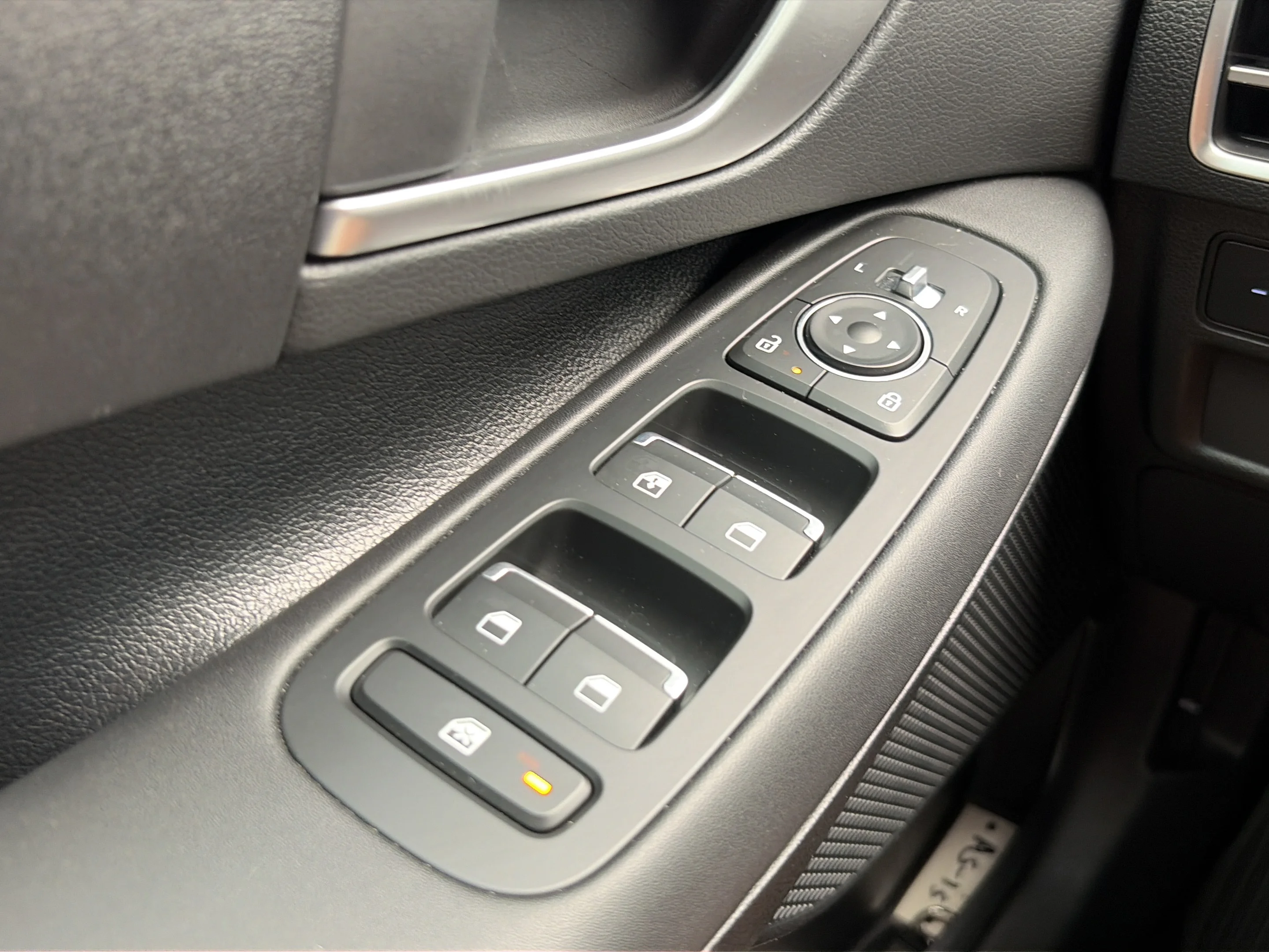 Used 2025 Carbon Blue Hyundai SE image 22