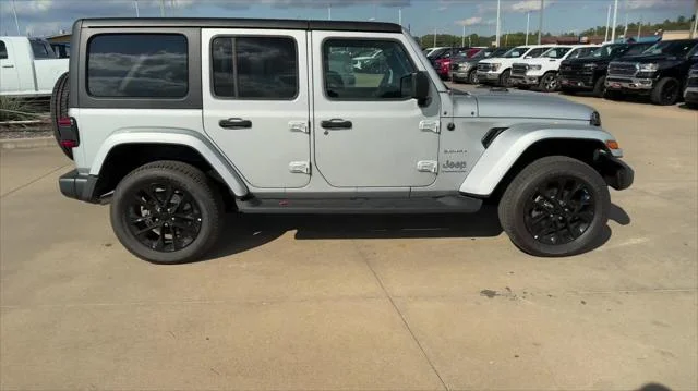 New 2023 Silver Zynith Clear-Coat Exterior Paint Jeep Sahara 4xe image 9