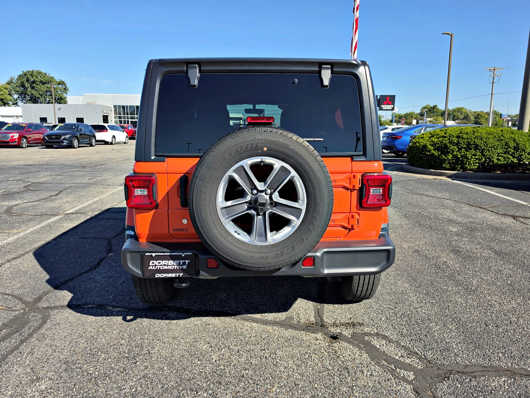 Used 2018 Punkn Metallic Clearcoat Jeep Sahara image 7