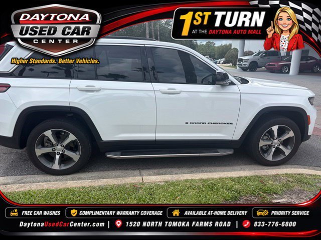 Certified Used 2024 Bright White Clearcoat Jeep Limited image 1