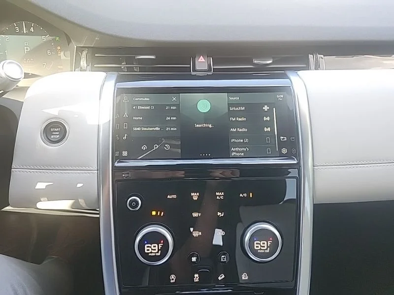 Used 2022  Land Rover SE R-Dynamic image 9