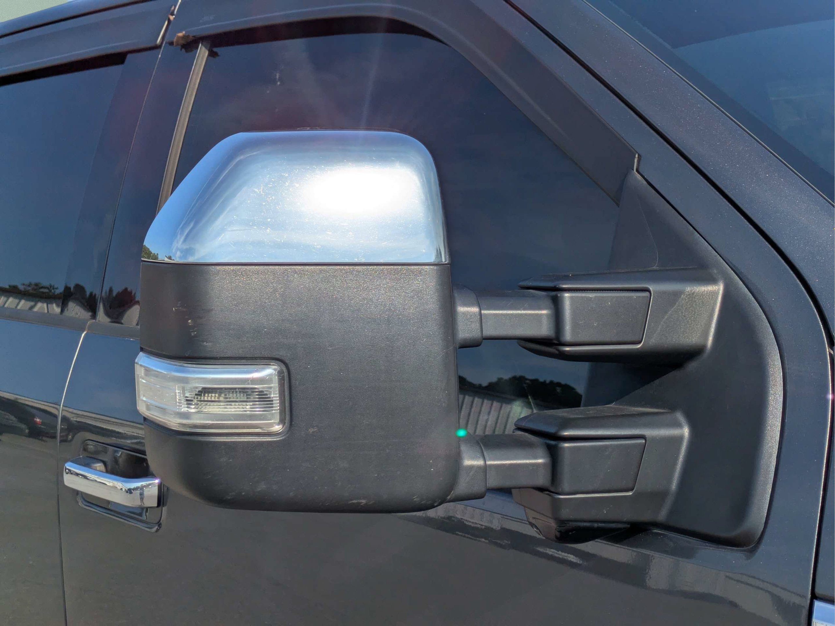 Used 2017 Magnetic Ford Lariat image 31