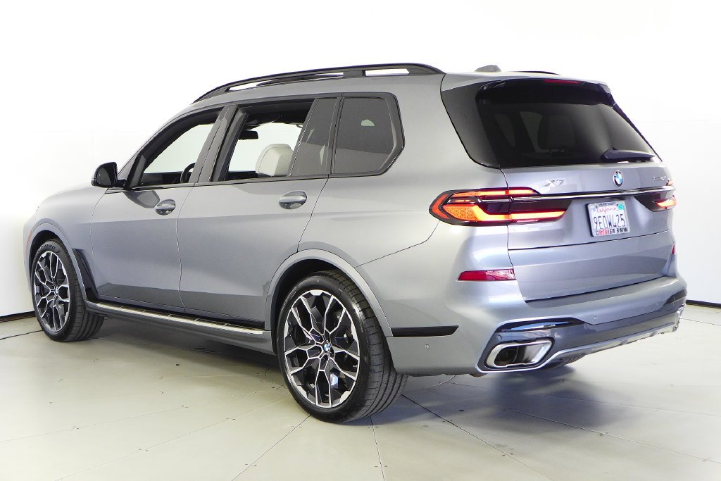 Used 2023 Skyscraper Gray Metallic BMW xDrive40i image 9
