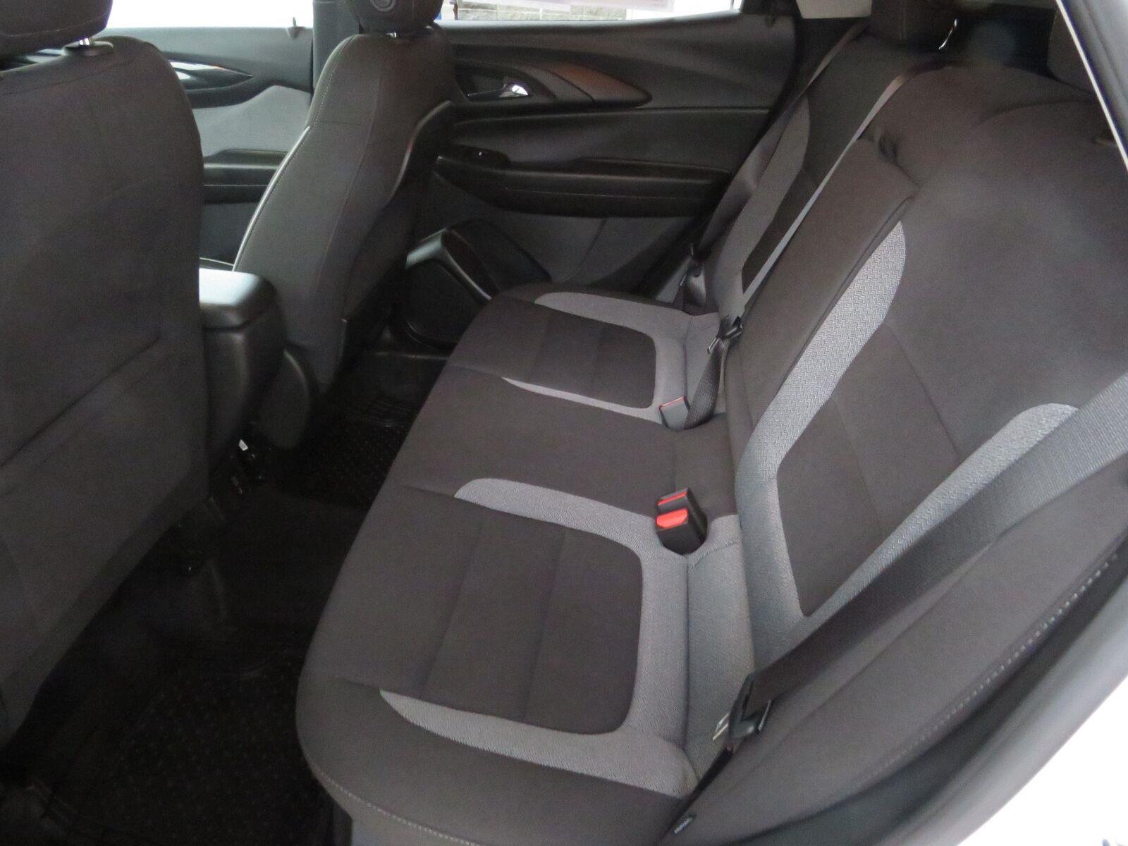 Used 2024 Summit White Chevrolet LT image 22