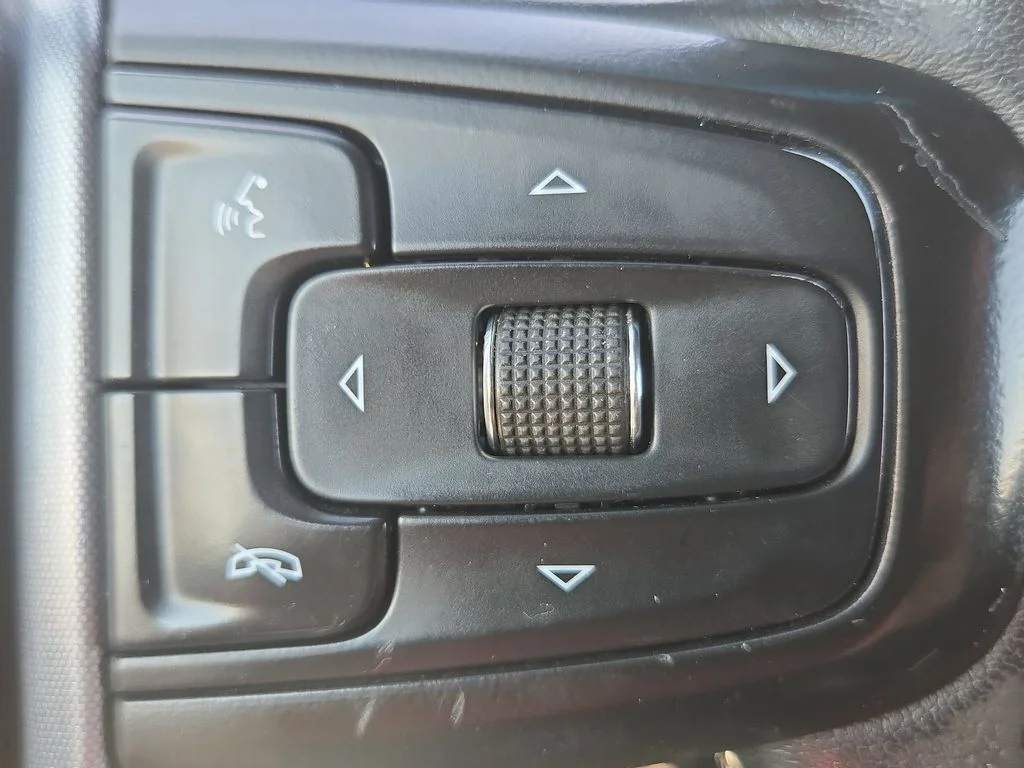 Used 2021 Gray GMC SLE image 49